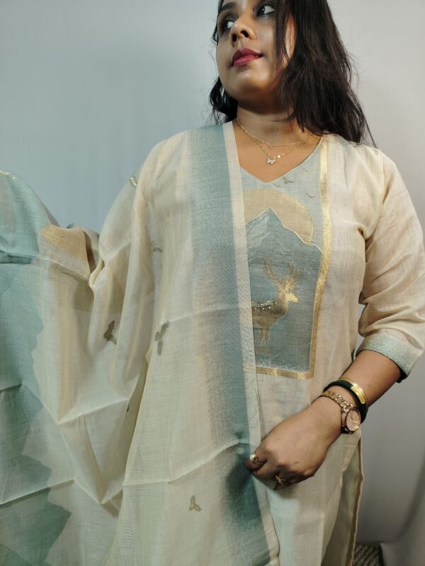 Off-White Weaved Tassar Kurti with Pant & Dupatta – Elegant Zari Work