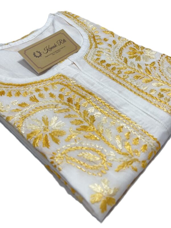 Elegant white cotton Chikankari kurti